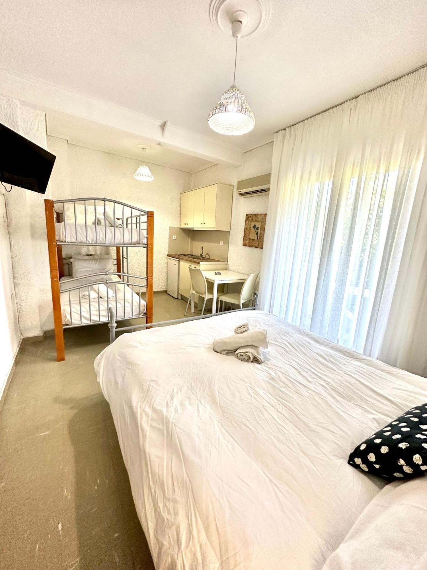 Katerina Apartments Neos Pirgos Ngoại thất bức ảnh
