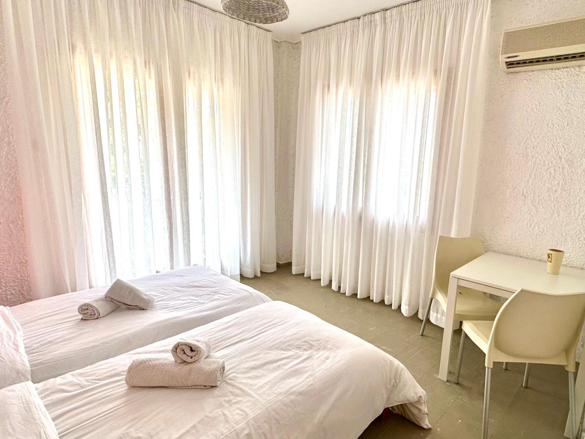Katerina Apartments Neos Pirgos Phòng bức ảnh