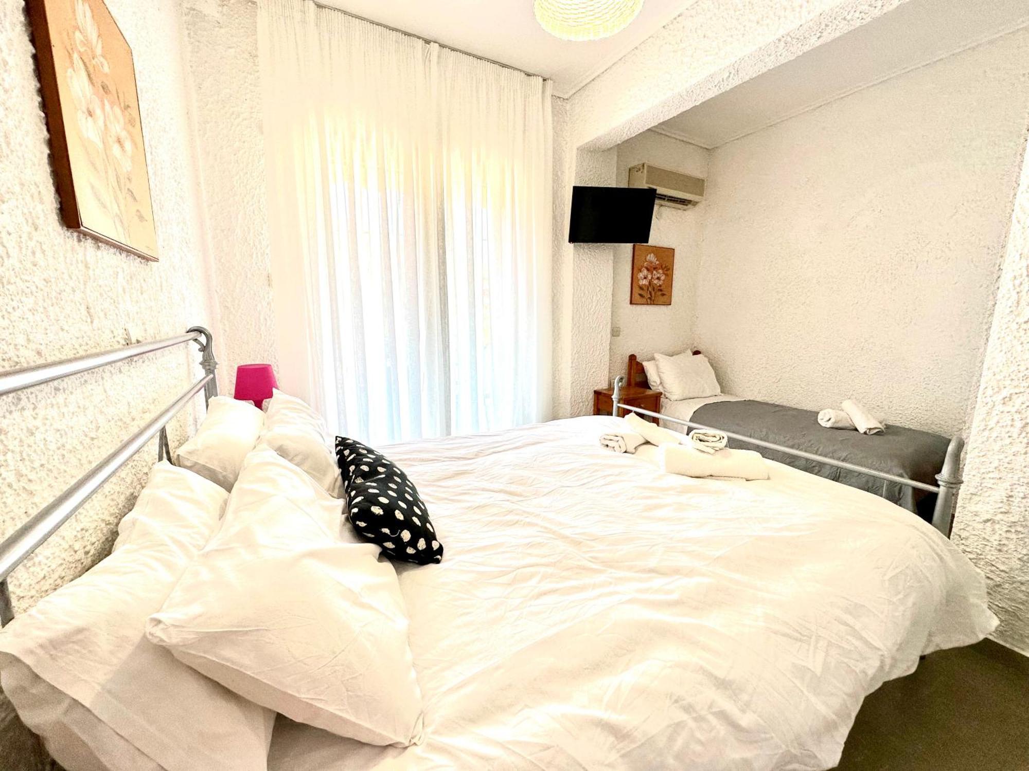 Katerina Apartments Neos Pirgos Phòng bức ảnh