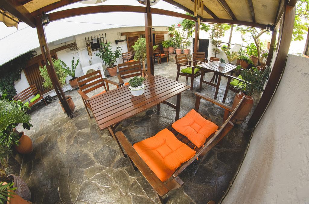 Katerina Apartments Neos Pirgos Ngoại thất bức ảnh